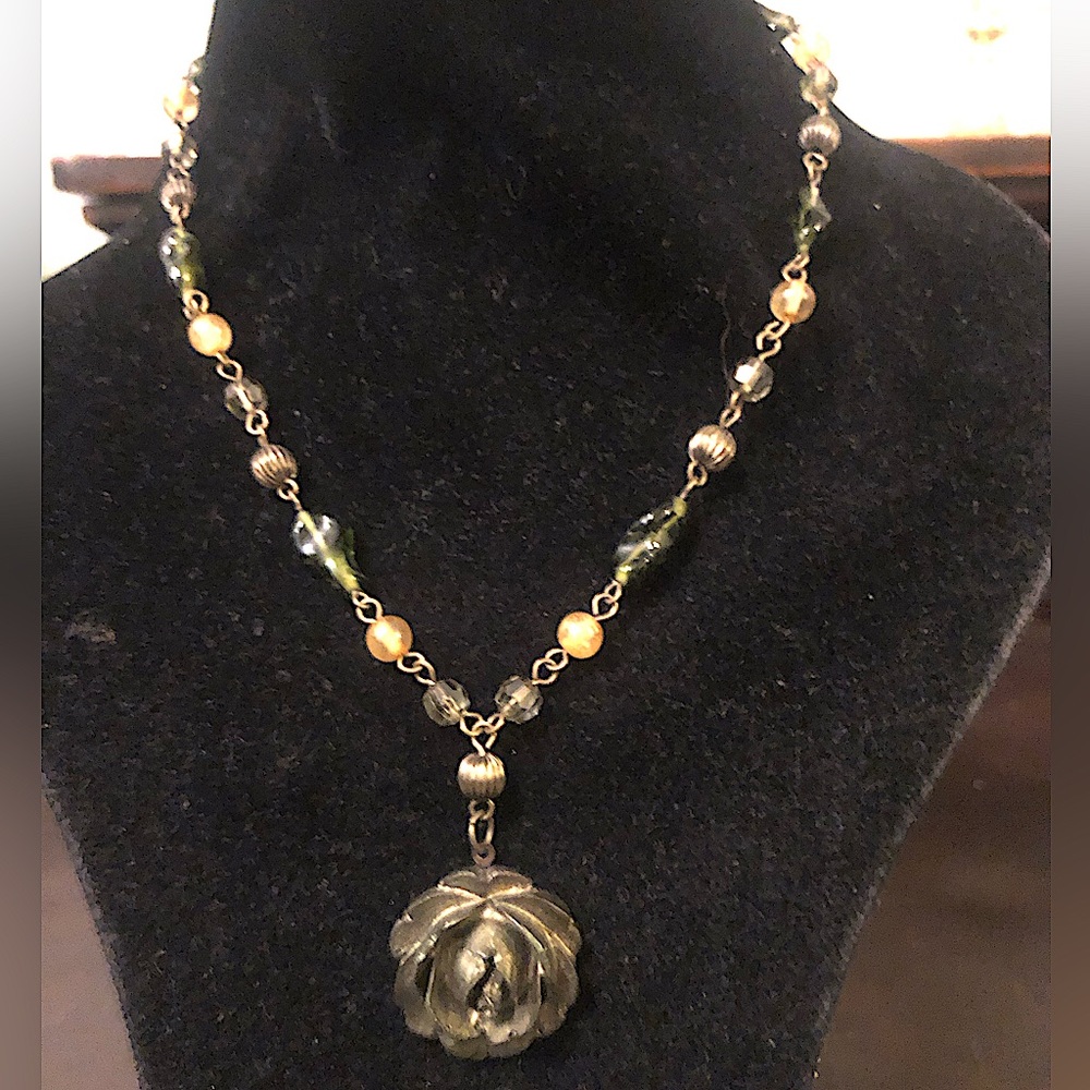 20/$20 ROSE NECKLACE
